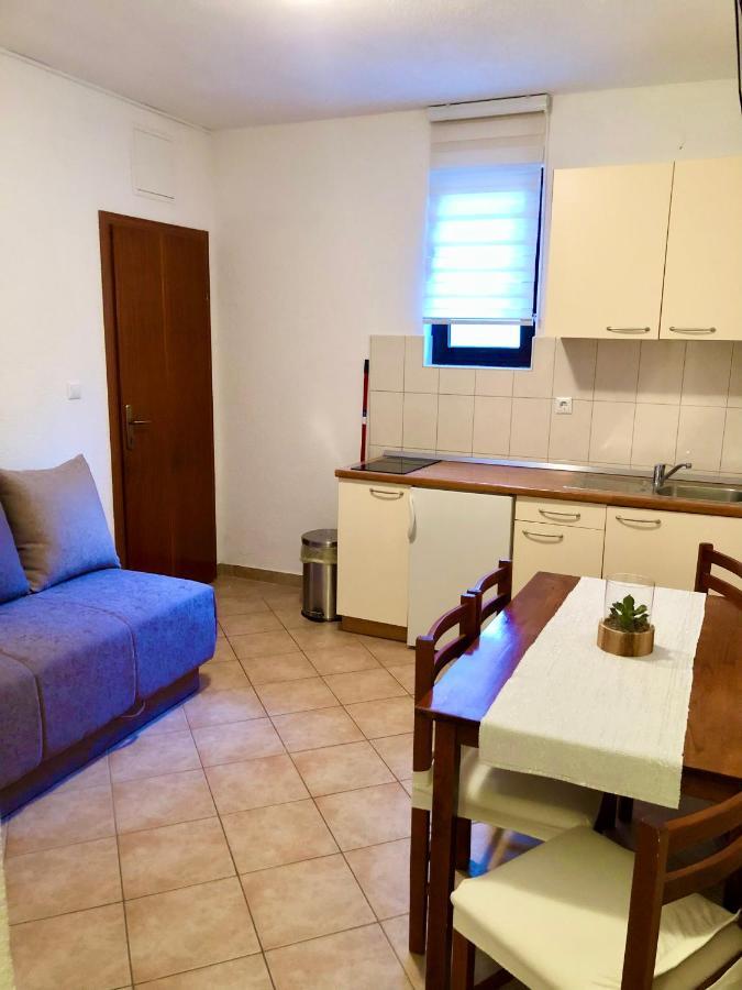 B&B Chamberlain Milna  Bagian luar foto