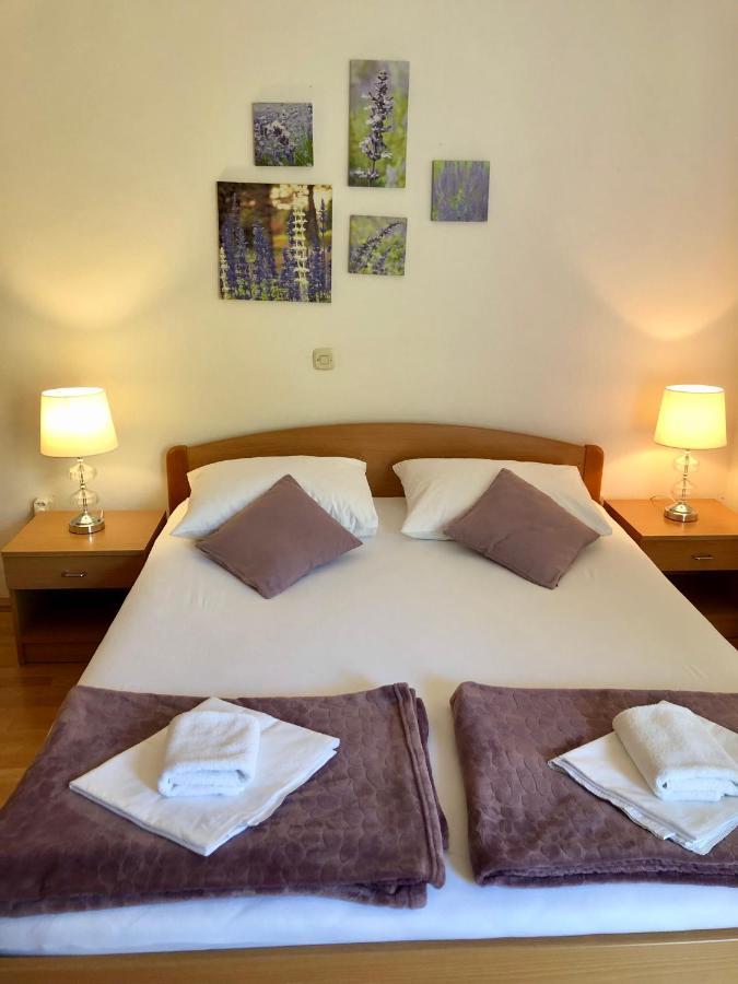 B&B Chamberlain Milna  Bagian luar foto