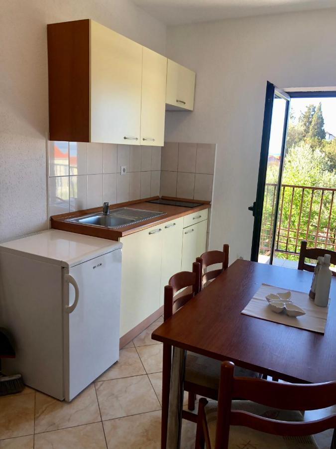 B&B Chamberlain Milna  Bagian luar foto
