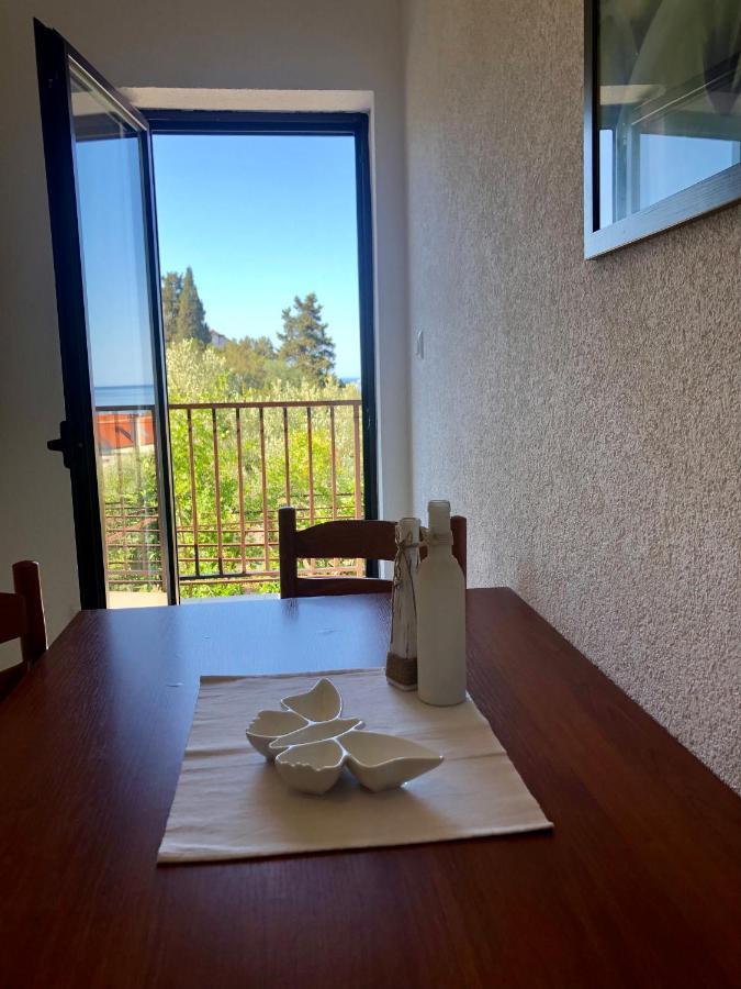 B&B Chamberlain Milna  Bagian luar foto