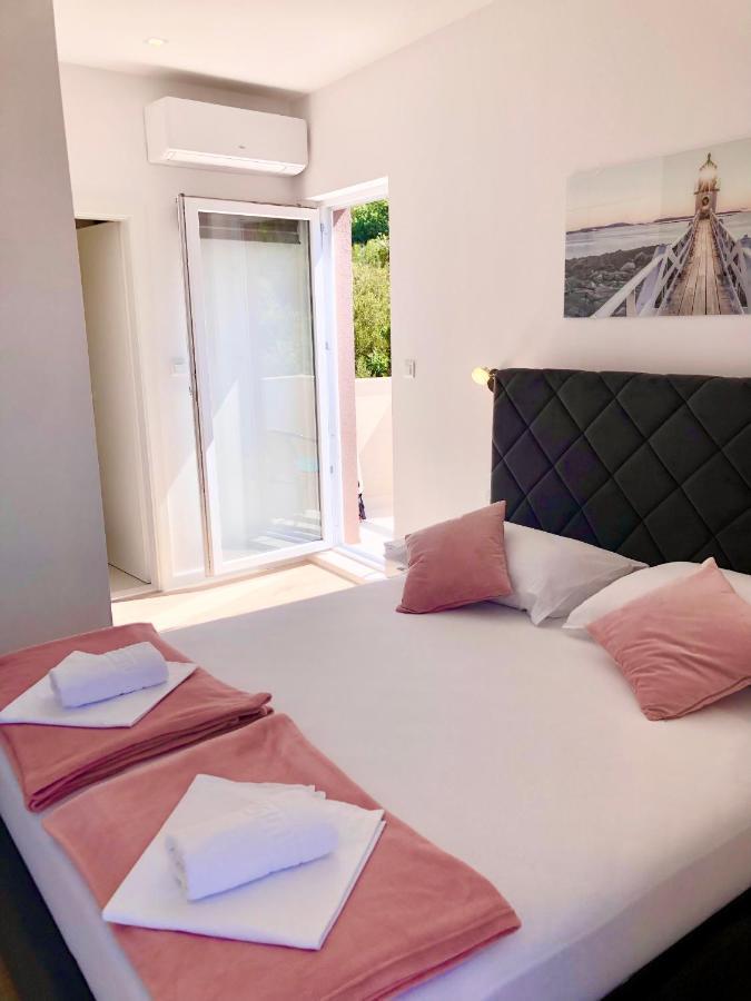 B&B Chamberlain Milna  Bagian luar foto
