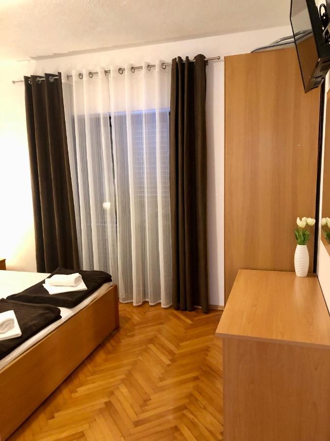 B&B Chamberlain Milna  Bagian luar foto