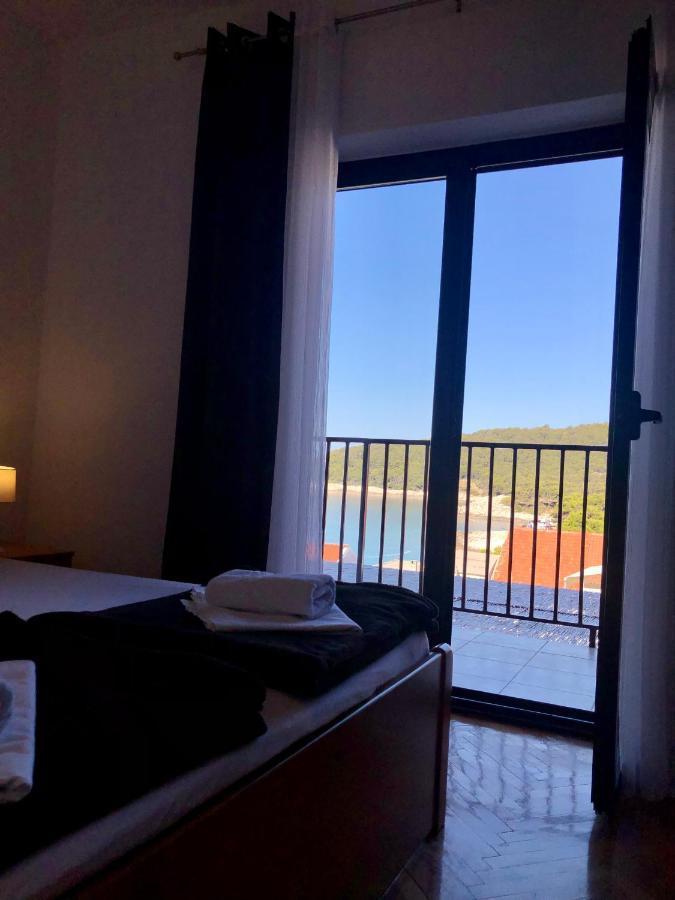 B&B Chamberlain Milna  Bagian luar foto