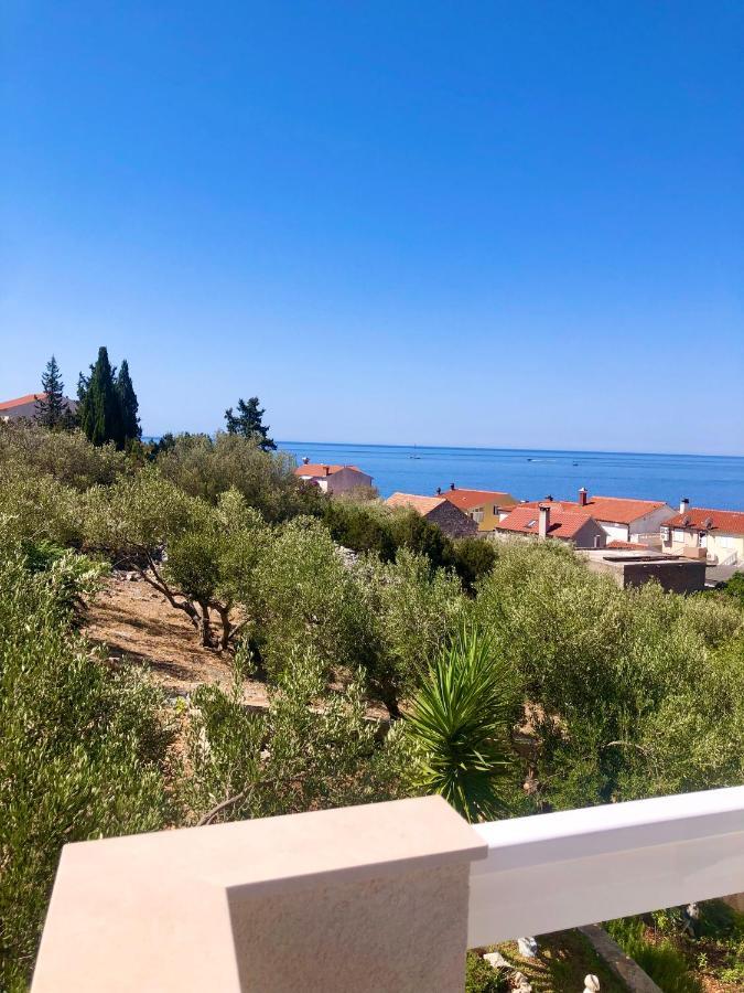 B&B Chamberlain Milna  Bagian luar foto