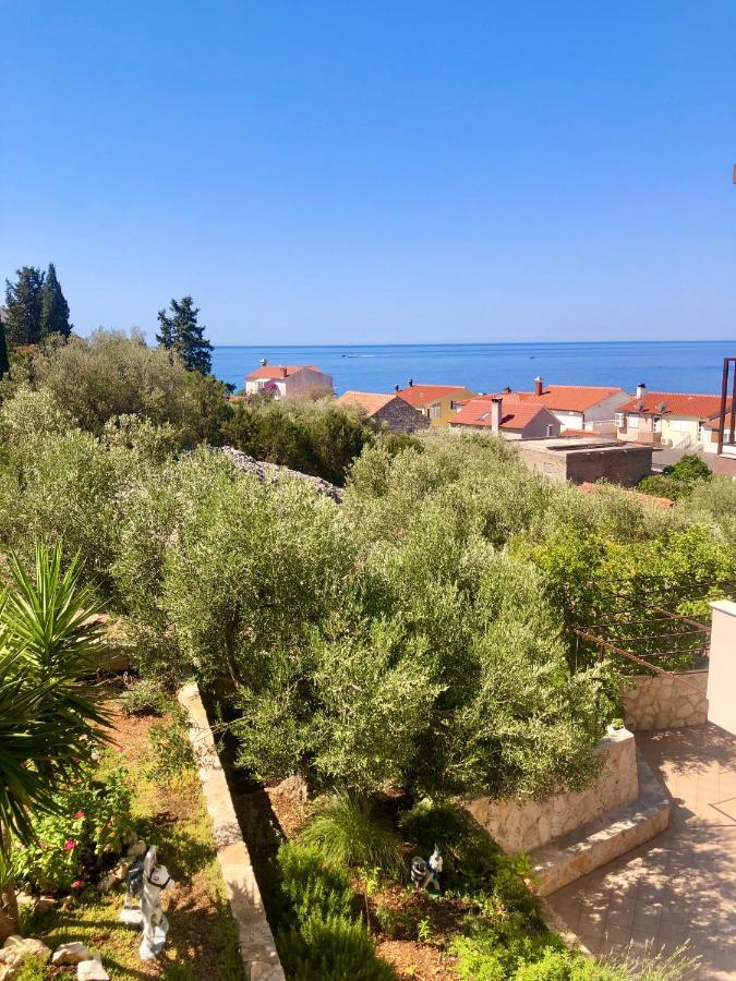 B&B Chamberlain Milna  Bagian luar foto
