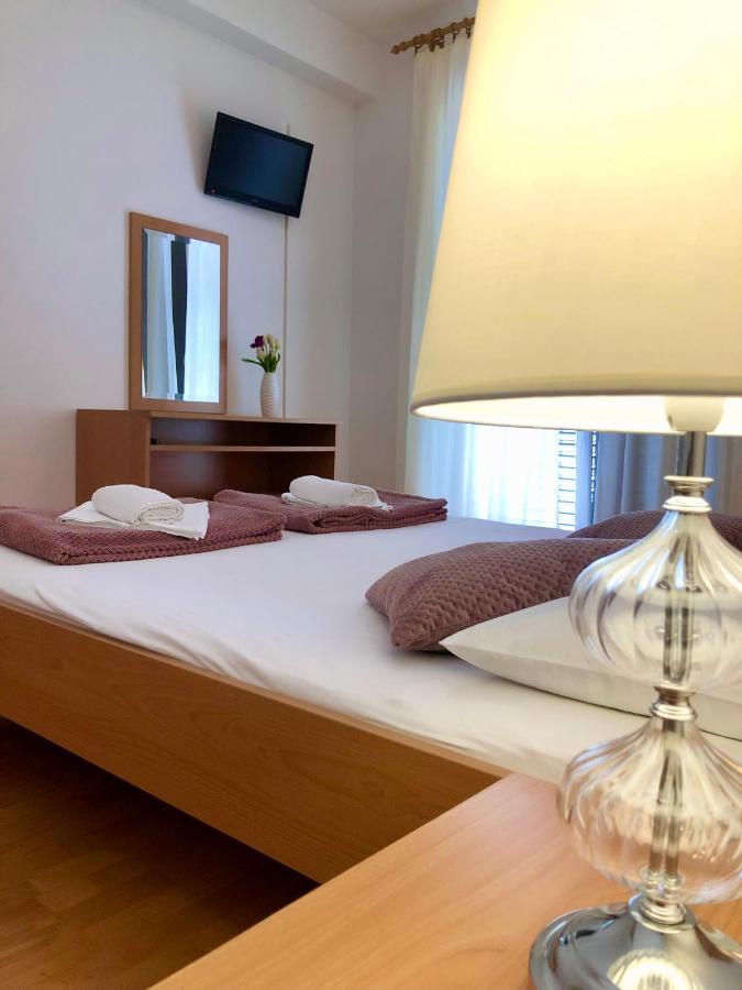 B&B Chamberlain Milna  Bagian luar foto