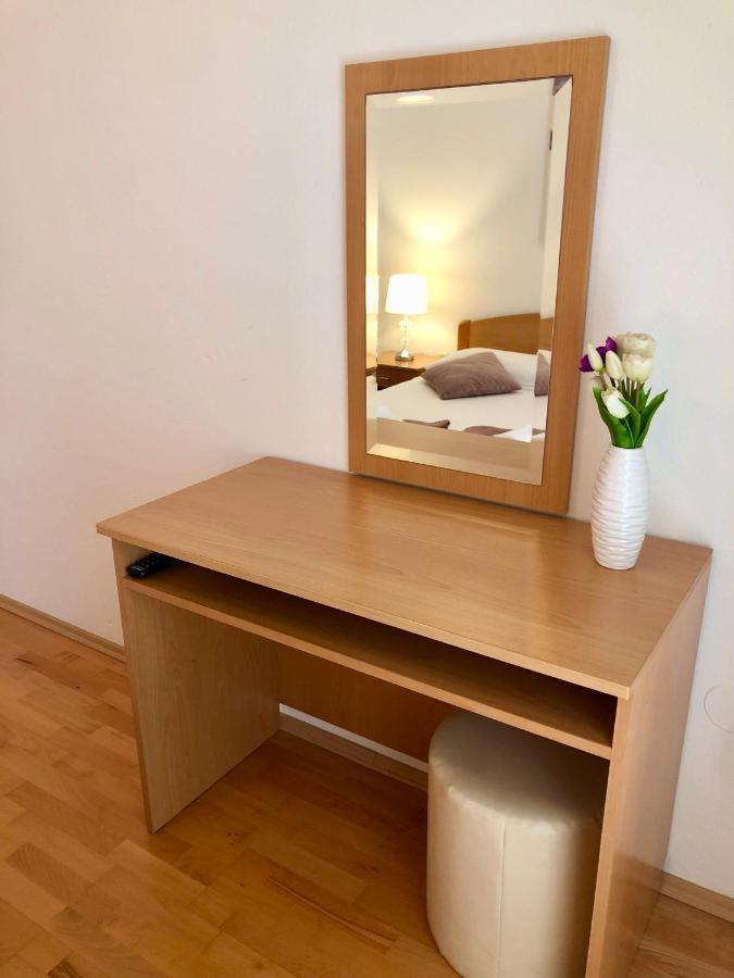 B&B Chamberlain Milna  Bagian luar foto