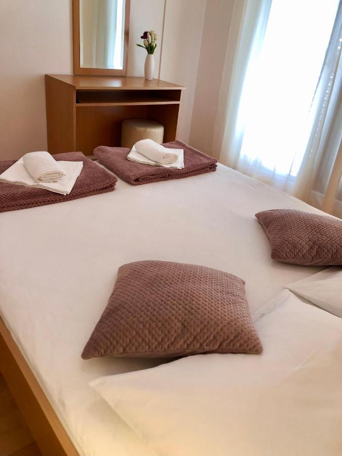 B&B Chamberlain Milna  Bagian luar foto