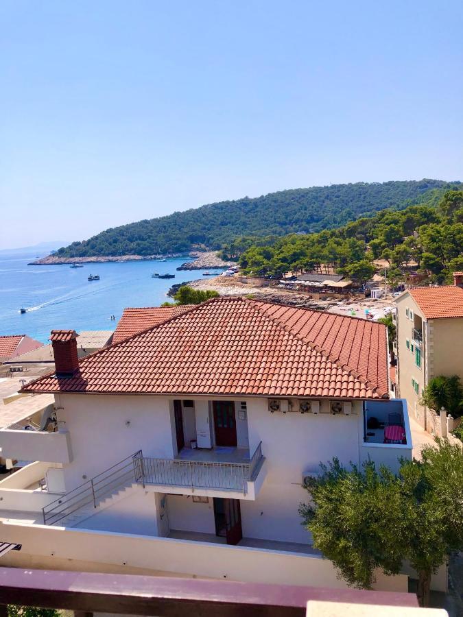 B&B Chamberlain Milna  Bagian luar foto